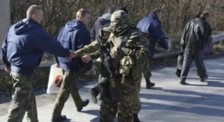 Prisoner exchange between Russia and Ukraine in a deal involving 100 soldiers