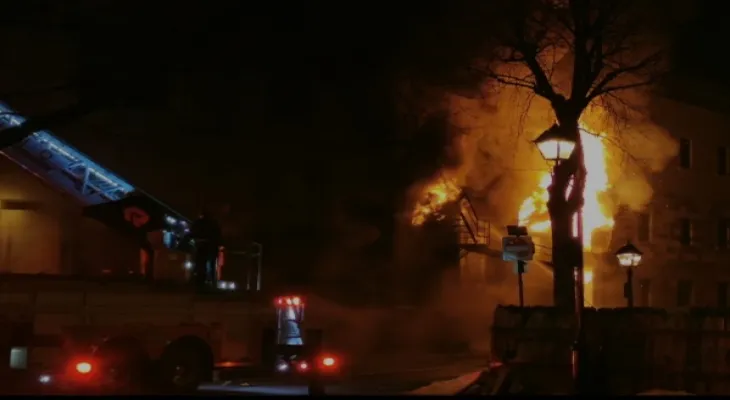 The number of missing people following a fire in a historic building in Montreal rises to seven