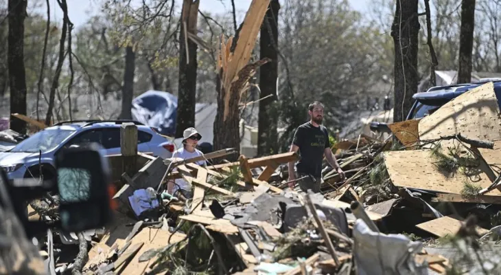 America: Dozens dead due to tornadoes and storms