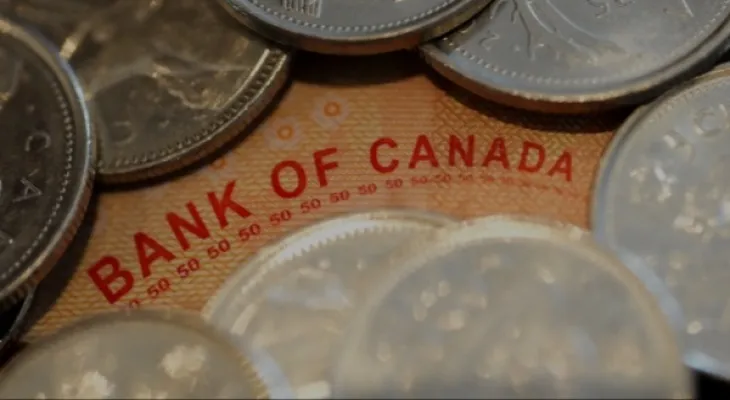 Bank of Canada surveys: Businesses and consumers prepare for a slowdown as the economy declines
