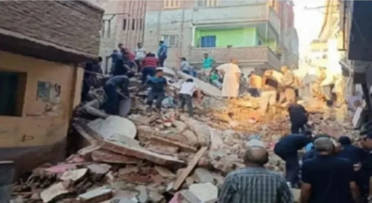 Collapse of a residential building in Egypt... rescue teams are searching for survivors