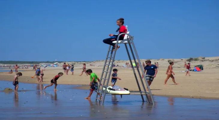 Ontario proposes lowering the minimum age for lifeguards to 15 years to alleviate staff shortages