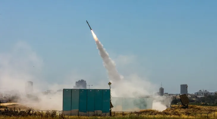 Gaza: Continuous air raids and sirens
