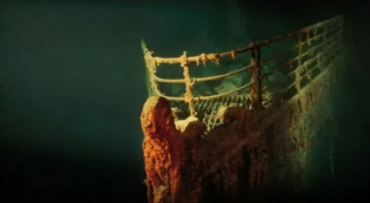 Disappearance of a tourist submarine that was on its way to see the wreck of the Titanic ship