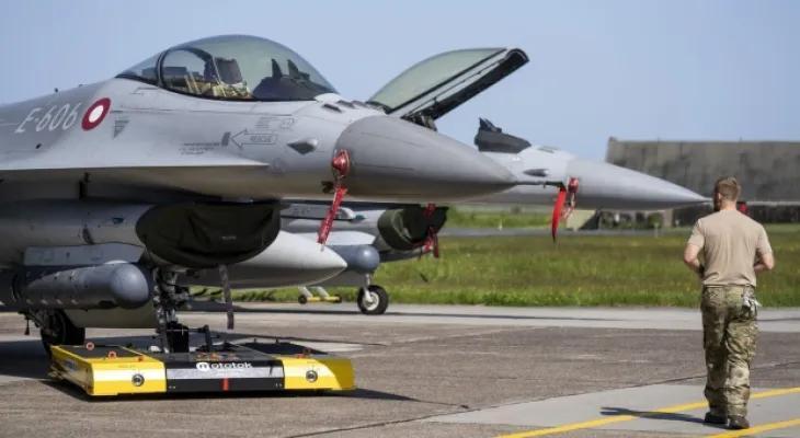 Denmark begins training Ukrainian pilots on "F-16" aircraft