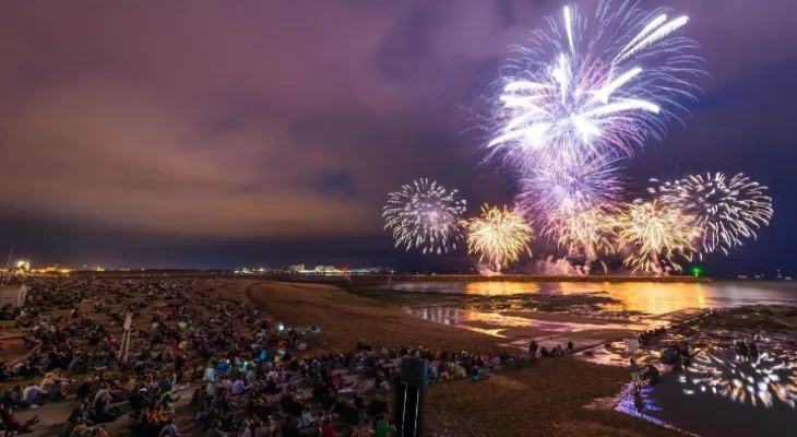 Montreal offers 5 places to watch spectacular fireworks displays