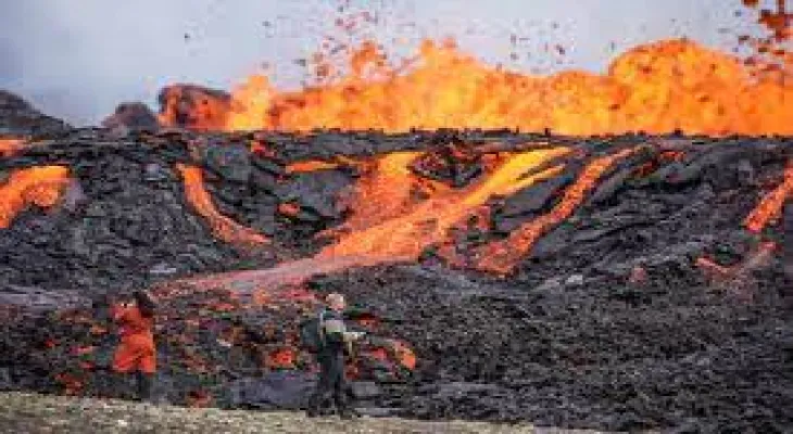 Iceland urges tourists to stay away from volcanic eruptions due to toxic gases