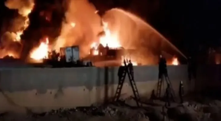 Jordan: Extinguishing a massive fire and rescuing factories and warehouses