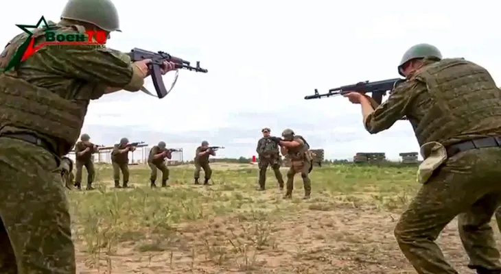 Wagner mercenaries are conducting joint training with the Belarusian army near the Polish border.