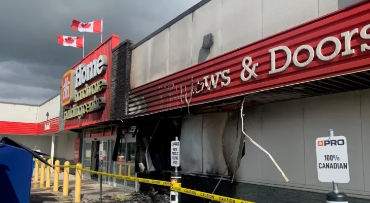 Fire causes $100,000 in damages at "Home Hardware" Bundsor