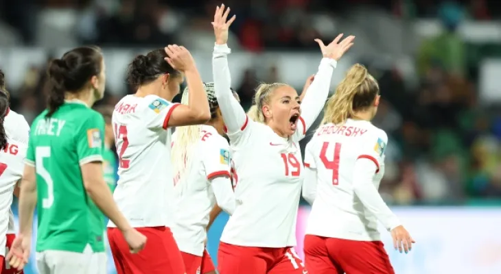 Canada's women seek to defeat Ireland and boost their chances of advancing in the World Cup.