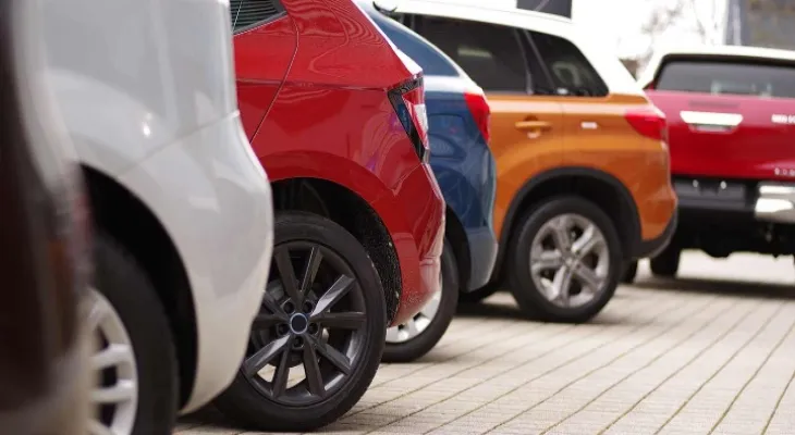 The prices of new cars reach a record level of more than $66,000.