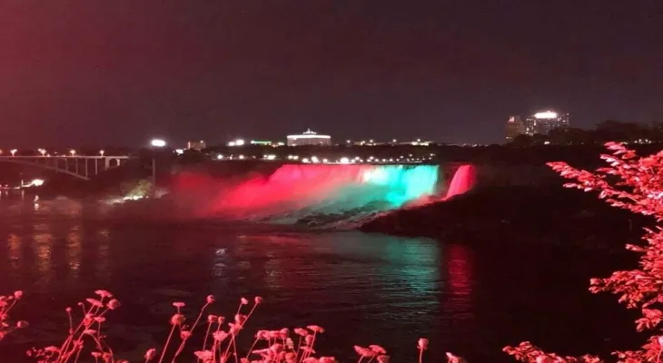 The Throne Day.. The colors of the Moroccan flag adorn Niagara Falls and the Capilano Bridge in Canada.
