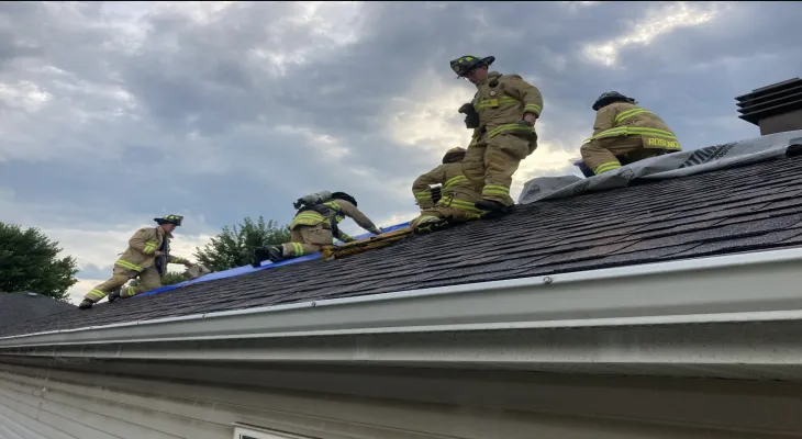 Ottawa: A hurricane strikes some southern areas causing damage to some properties.