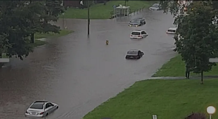 Ottawa is experiencing 50 to 75 mm of rain in 90 minutes, which is flooding streets and properties.