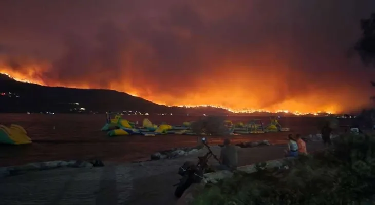 Déclaration de l'état d'urgence et évacuation des habitants à Kelowna en raison de la propagation des feux de forêt