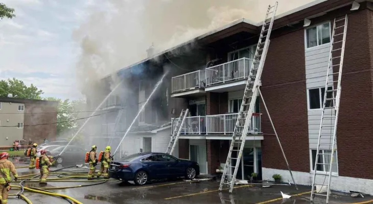 4 people injured in a fire in several houses southeast of Ottawa