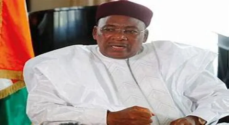 A delegation from the "ECOWAS" bloc meets with the ousted president of Niger.