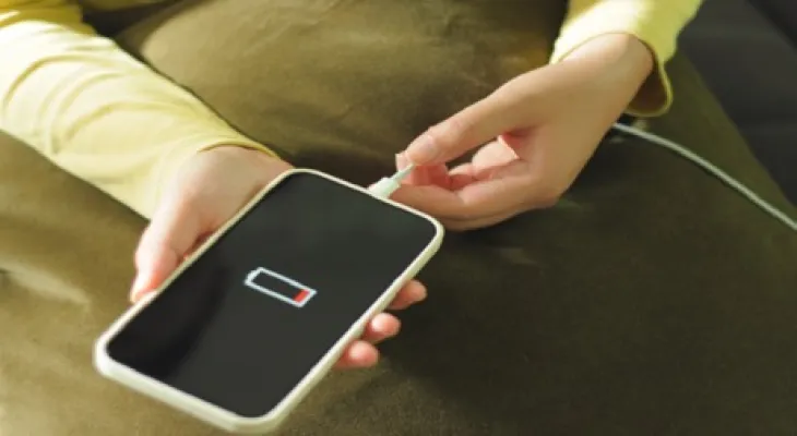 Warning from Apple .. Why you should not charge your "iPhone" while sleeping?!