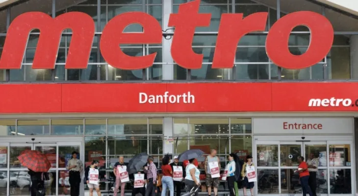 Metro workers are on strike in two grocery distribution warehouses during the fourth week of the strike.