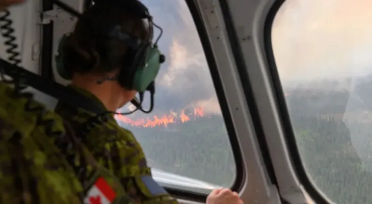 Canada: Authorities order evacuation of the entire town of High River due to wildfires.
