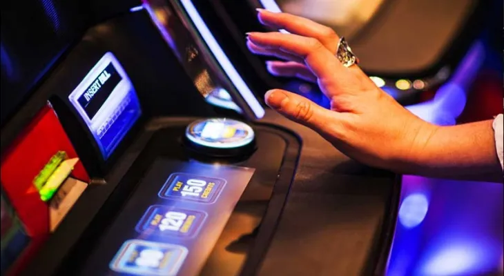 Ontario bans online gambling advertisements featuring athletes and celebrities