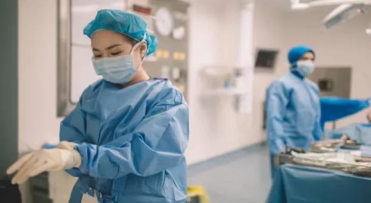 Female surgeons in Canada are more skilled than male doctors.
