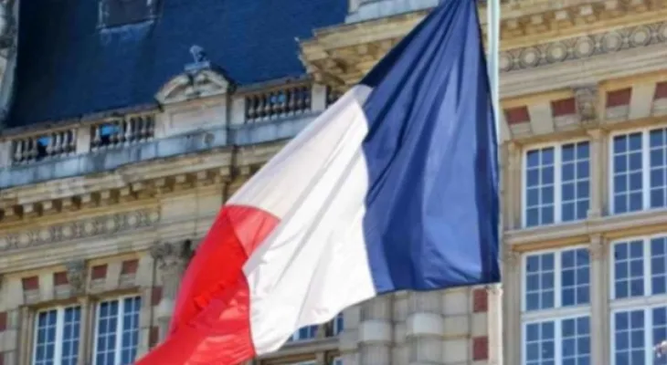 Paris confirms the death of a Frenchman and the detention of another in Algeria.