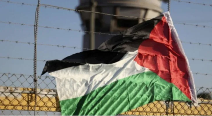 Palestinian prisoners decide to go on an open-ended hunger strike.