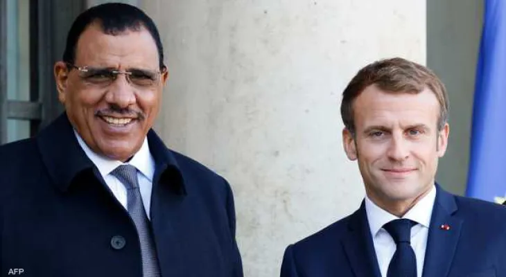 Le Monde: France has begun talks to withdraw its troops from Niger.