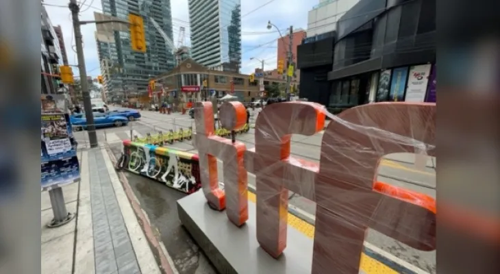 Closure of downtown streets and adjustment of public transport service in preparation for the Toronto International Film Festival