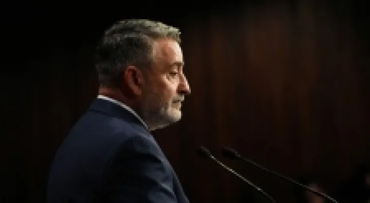 Kalindra confirms his non-commitment regarding the development of the green belt and that he will not stray from construction goals.