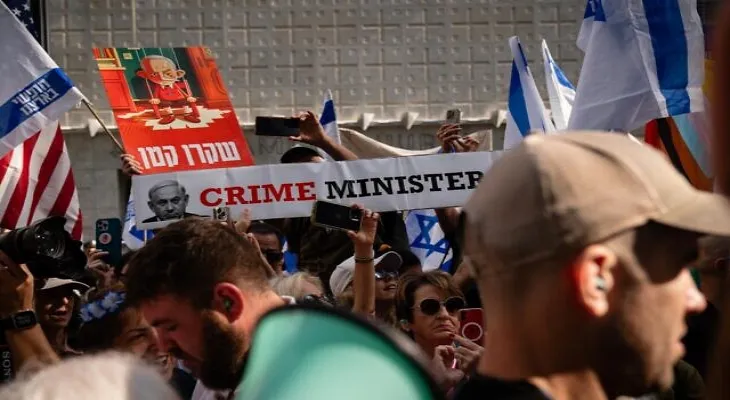 Netanyahu concludes his visit to the United States amid protesters chanting against him and calling him "disgrace."