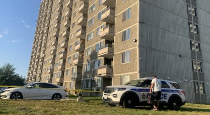 Ottawa: Child falls from the sixteenth floor and passes away.