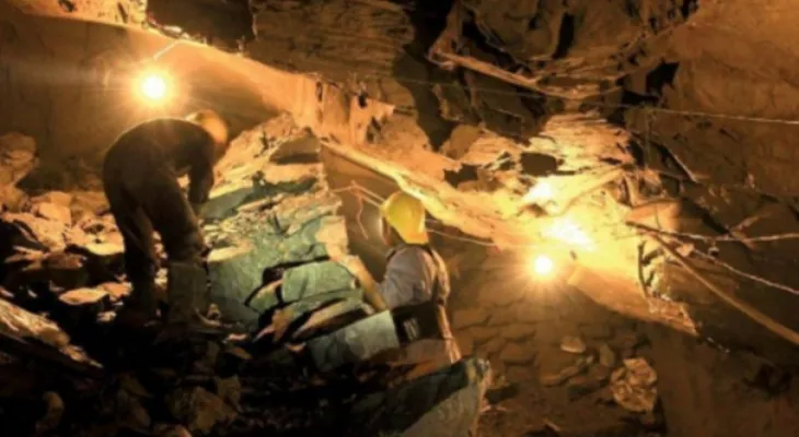 Casualties and injuries in the collapse of a mine in Zimbabwe