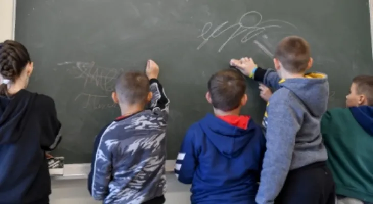 To protect students from Russian attacks... Ukraine builds its first underground school.