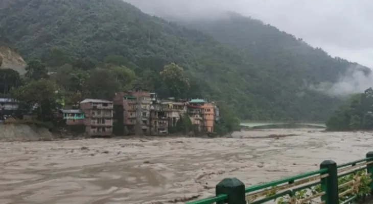 India: 23 soldiers lost in sudden floods