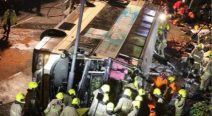Italy: At least 21 dead after a bus fell from a bridge in Venice and caught fire