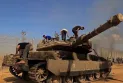 Les opérations militaires aux frontières de Gaza se poursuivent et des dizaines de prisonniers israéliens.