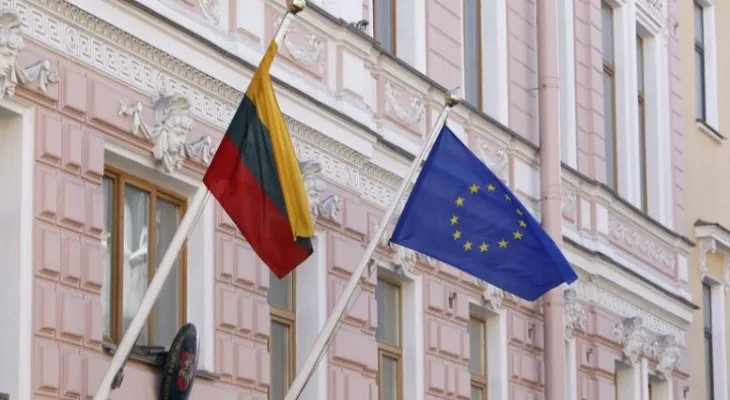 The Lithuanian border guard expels 54 migrants from the border to Belarus.