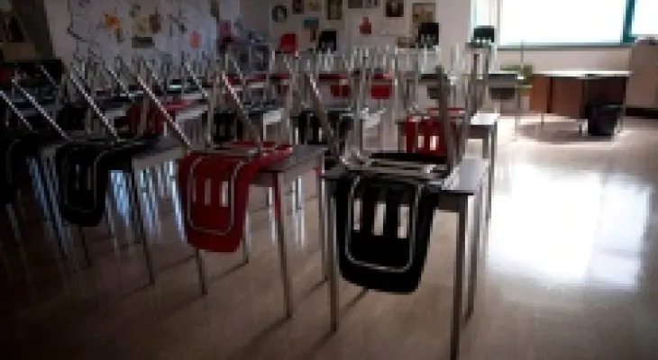 Catholic schoolteachers in Ontario vote in favor of the strike.