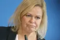 The German Interior Minister calls for the deportation of Hamas supporters.