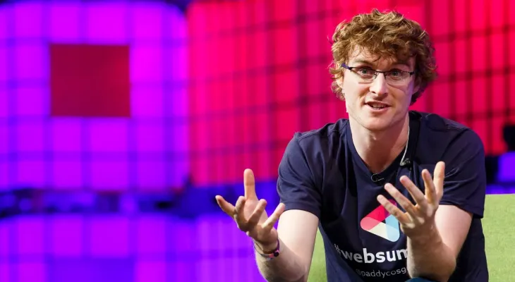 The CEO of the Web Summit resigns after facing pressure due to his condemnation of Israel.