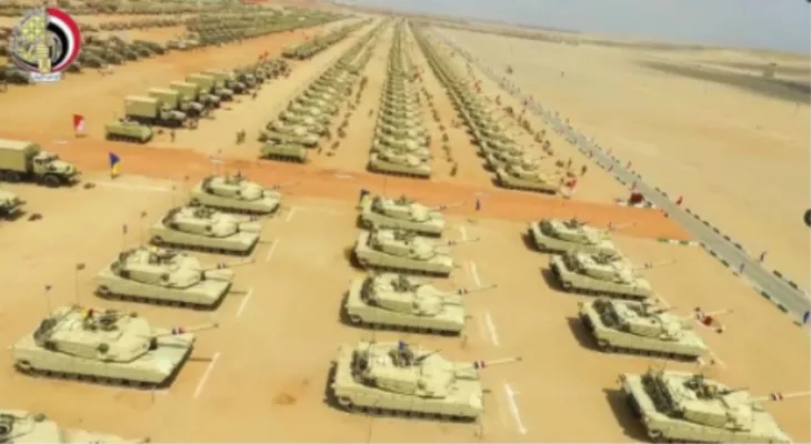 The Egyptian army enters a "war inspection" phase and deploys its forces on the borders.
