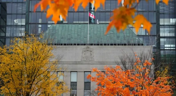 The Bank of Canada keeps the interest rate steady but warns of the possibility of further increases...