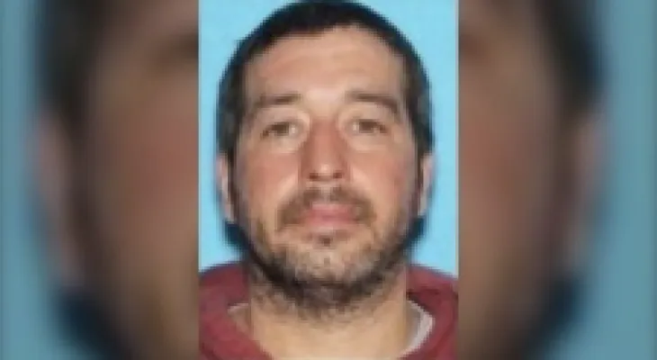 Canadian border services issues a warning about a man wanted for a mass shooting in the state of Maine.