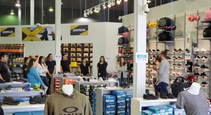 Statistics Canada: Retail sector loses 22,000 workers due to rising unemployment rate in Canada