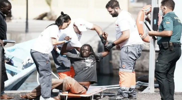 4 killed as hundreds of illegal migrants arrive at the Spanish Canary Islands...