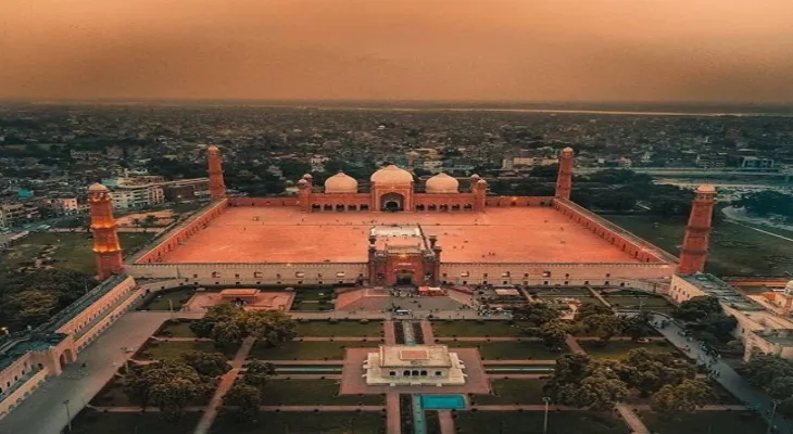 Pakistan: Thousands injured in "City of Gardens" due to thick smoke fog spread