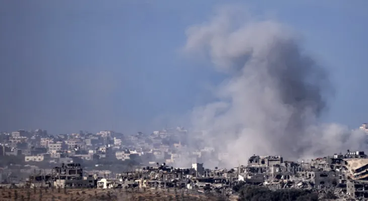 Gaza : Ambiance effrayante et guerre de rues dans le contexte d'un bombardement israélien continu.